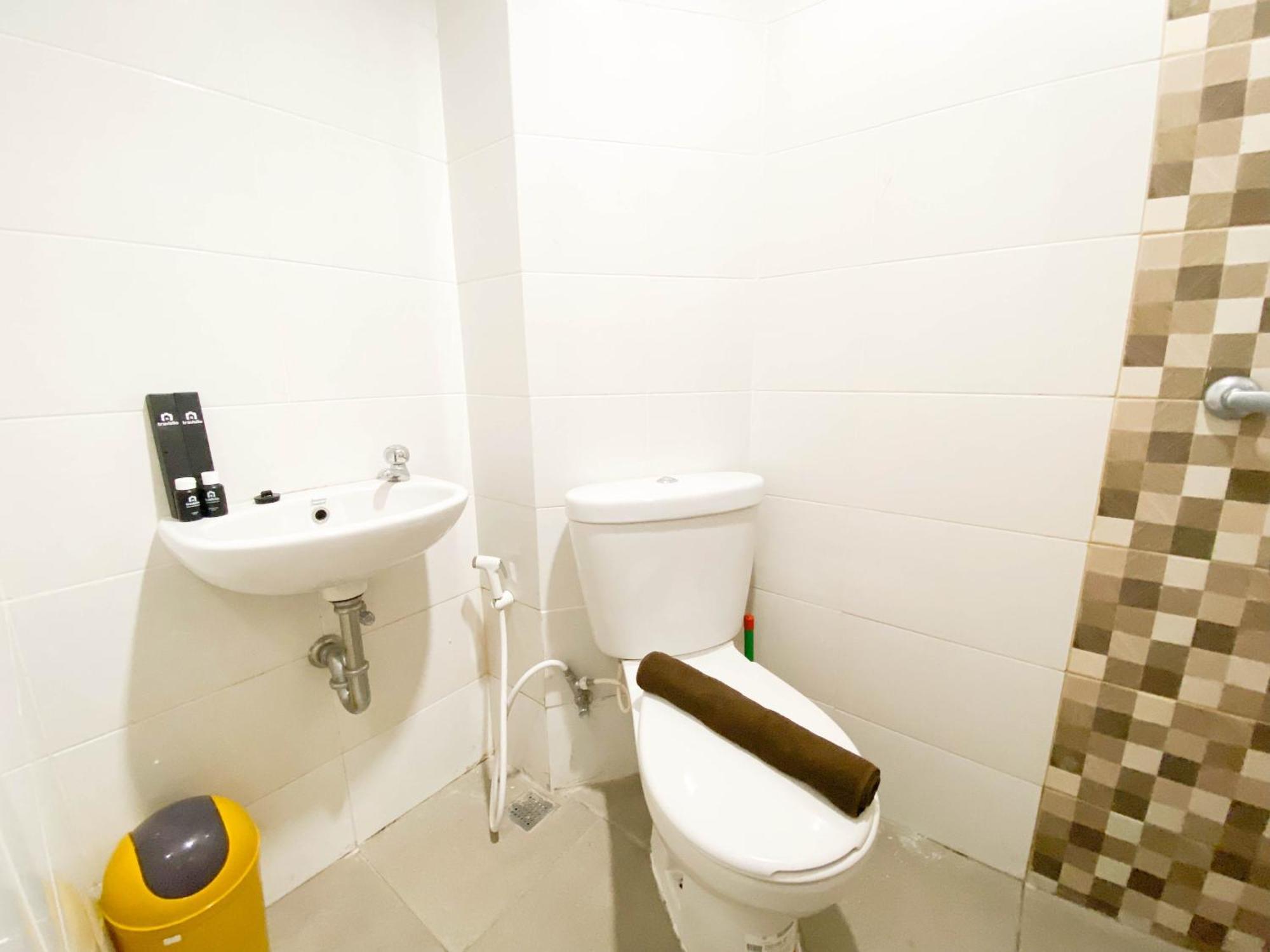 Minimalist And Cozy 1br The Alton By Travelio Apartemen *